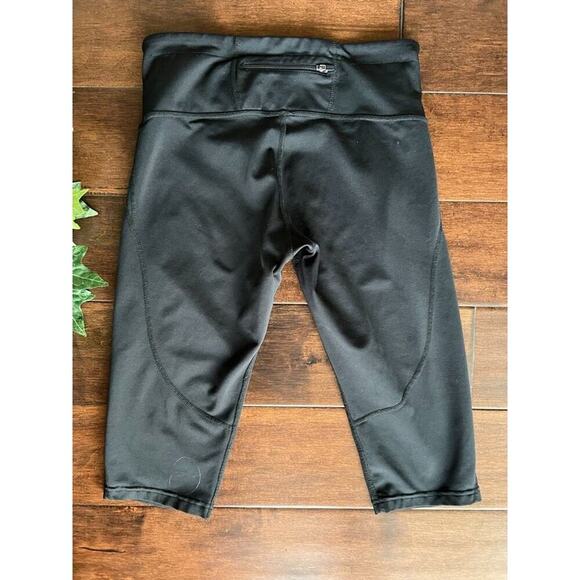 Athleta black legging shorts Size S - Picture 2 of 2